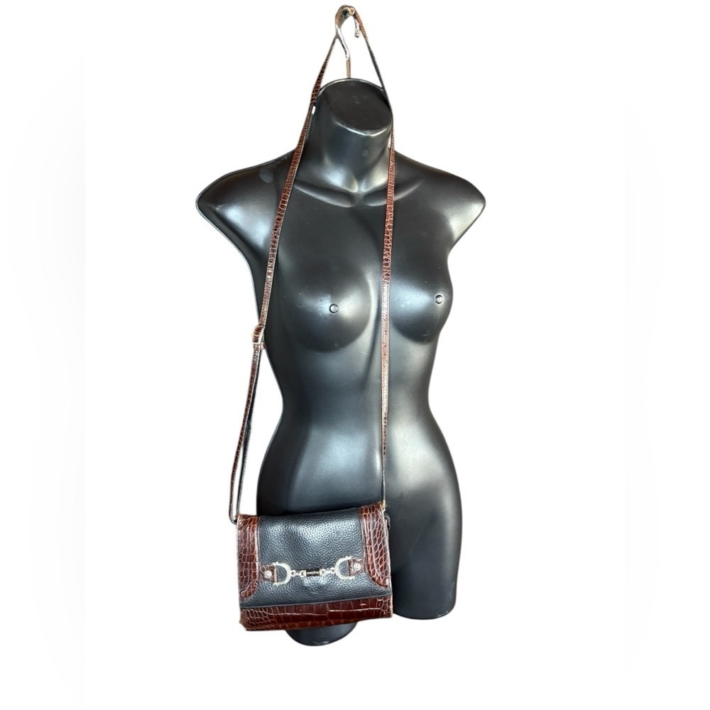 Vintage Brighton Crossbody
Handbag Black & Brown Leather
Many Compartments